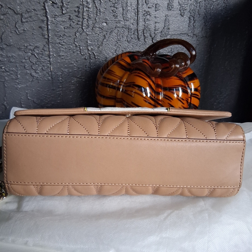 Kate Spade White and Tan Quilted Crossbody Bag Neon Yellow Detail Chain Strap - Picture 6 of 12